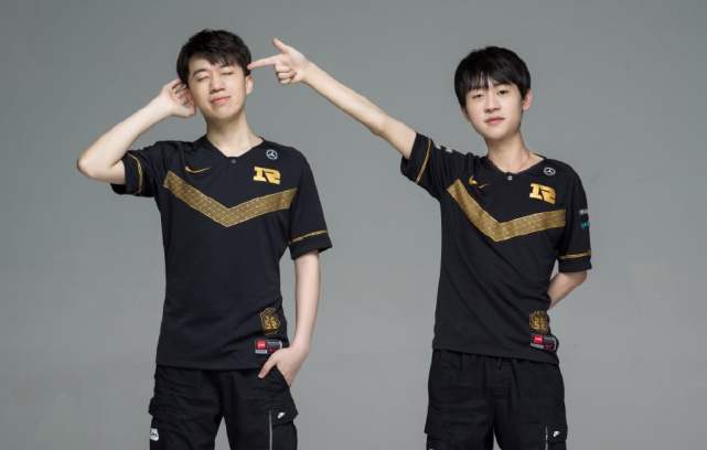 在这个充满 在这个充满